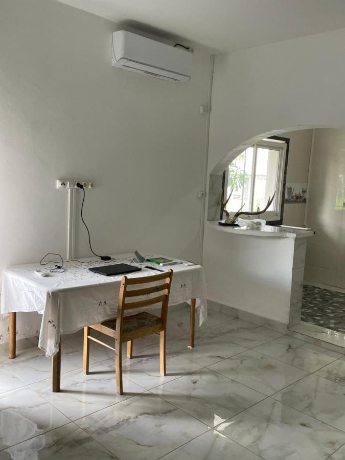 Dagoni Hotel Boueni Екстериор снимка